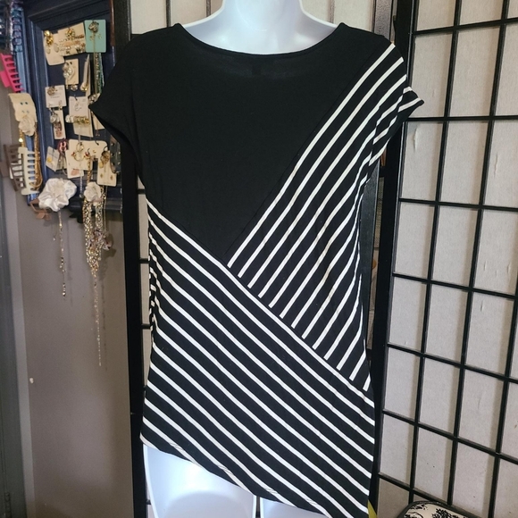 CABLE & GAUGE asymmetrical b&w blouse S - Picture 2 of 9